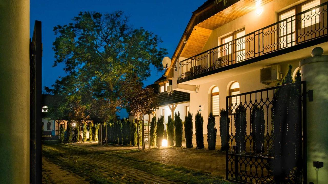Diofa Apartman Keszthely Buitenkant foto